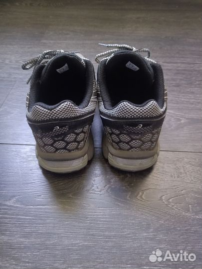 Кроссовки asics