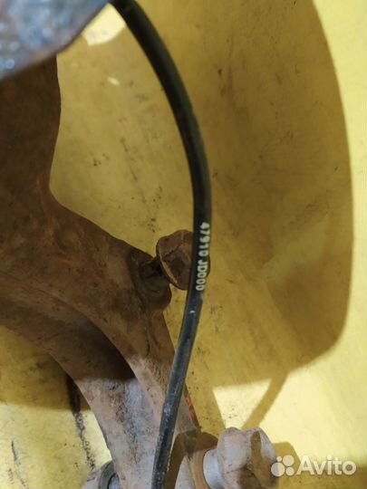 Кулак поворотный передний Nissan Qashqai J10