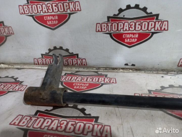 Торсион левый Nissan Atlas AMF22 TD27 1991