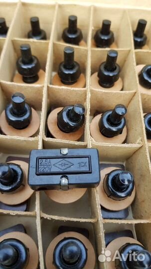 Выключатель кнопочный