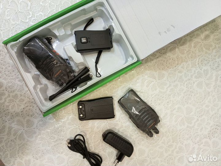 Рации 2 шт с зарядкой для авто