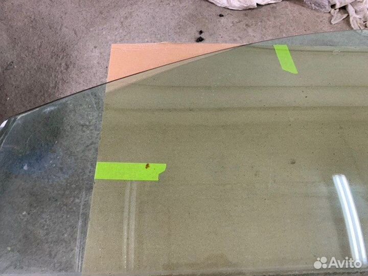 Стекло двери переднее левое Ford Focus 2 хэтчбек