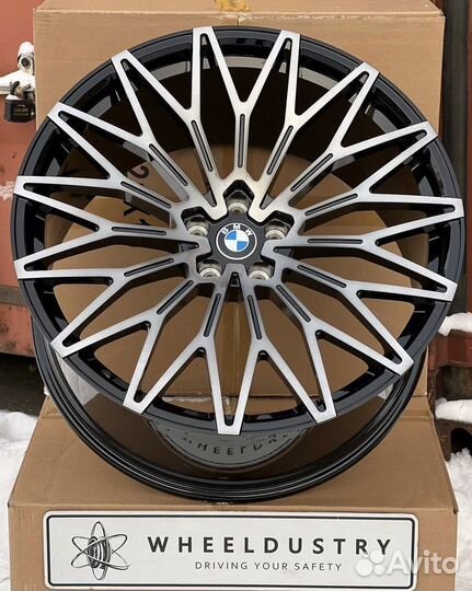 Кованые диски BMW X6 G06 R22