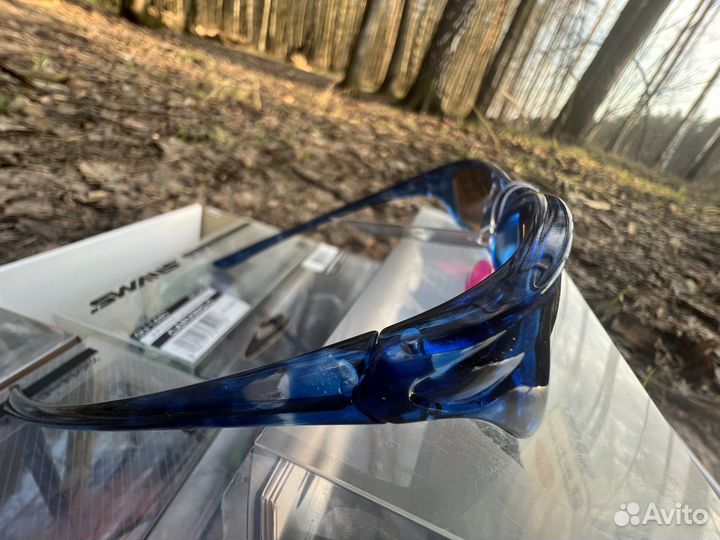 Спортивные очки бренд Swans