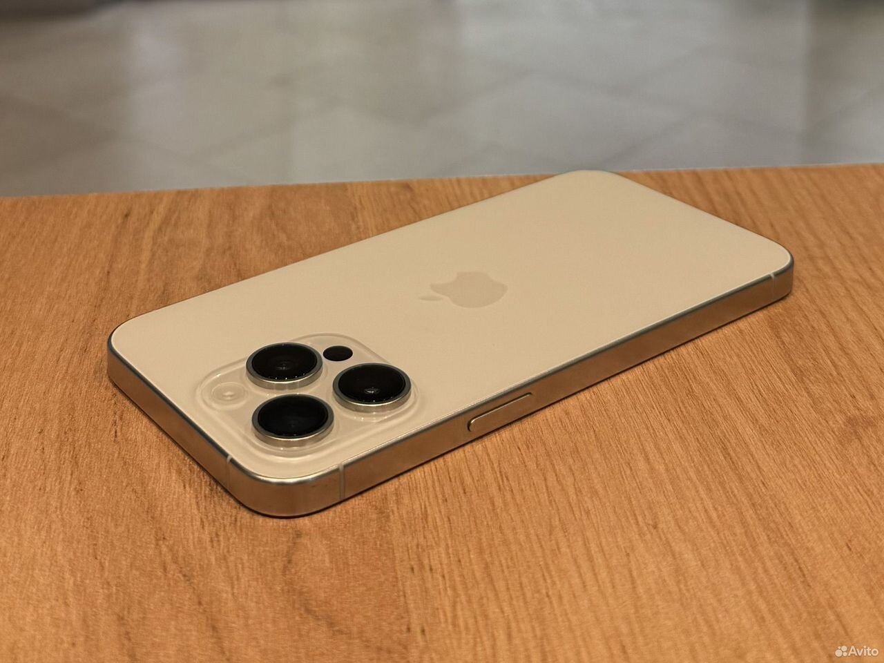 iPhone 15 Pro, 256 ГБ, SIM + eSIM