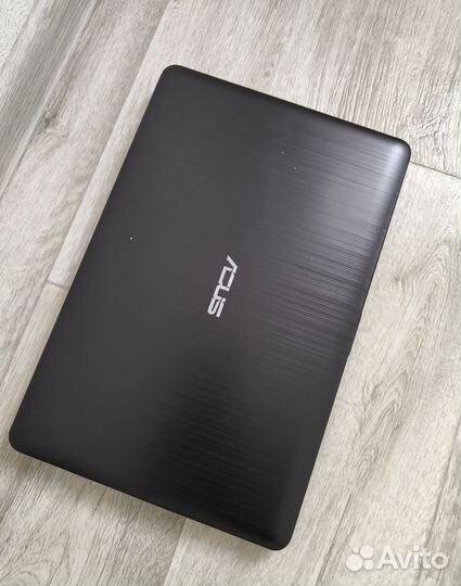 Ноутбук asus