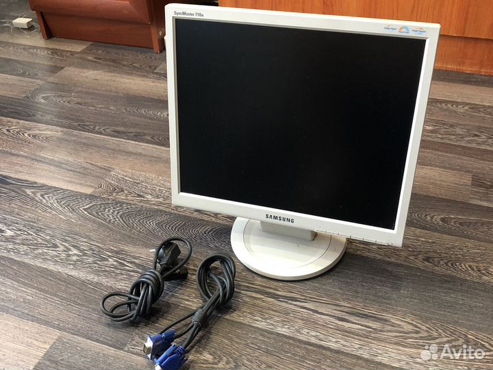 Монитор Samsung