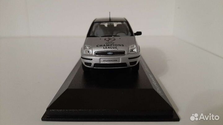 Ford Fusion / 1:43 / Minichamps