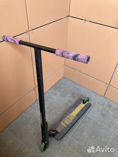 Трюковой самокат tech team freak