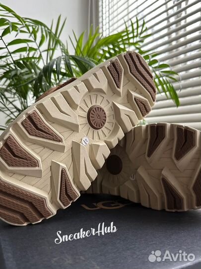 Ugg neumel weather hybrid