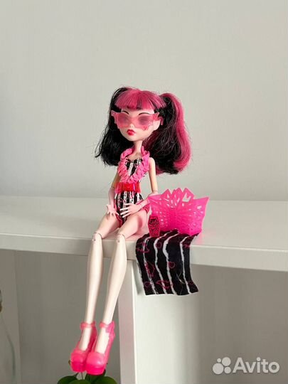 Кукла monster high Дракулаура в купальнике