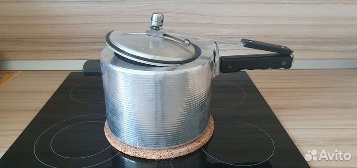 Кастрюля эмаль 29л