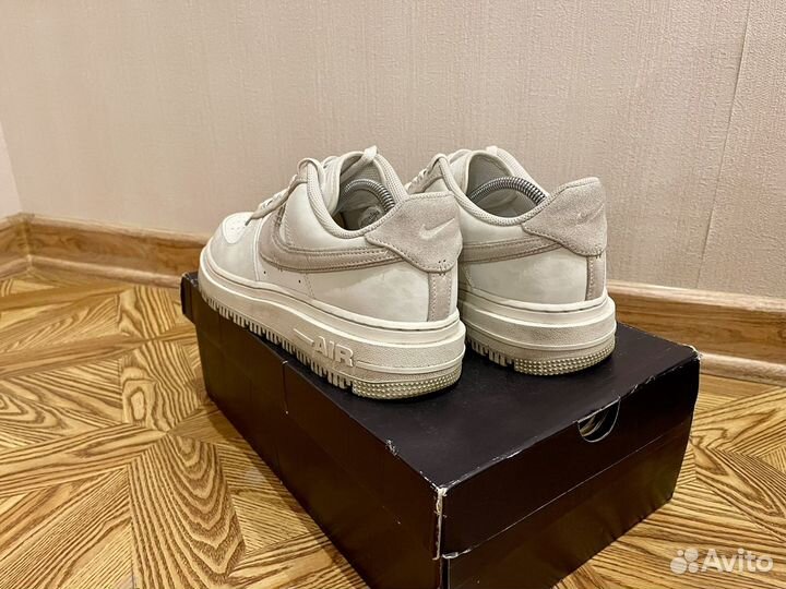 Nike air force 1 luxe summit white 10 us оригинал