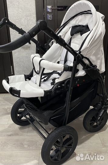 Детская коляская 3 в 1