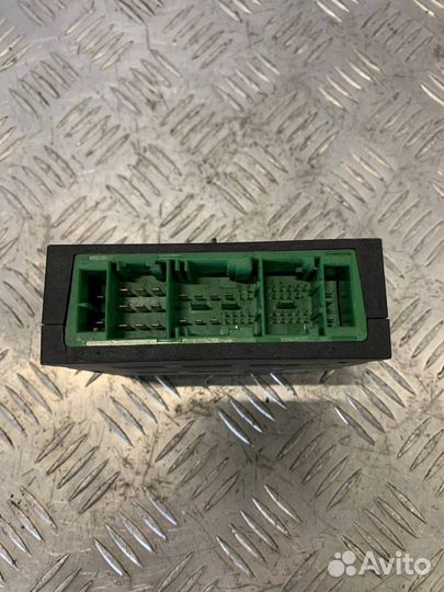 Блок предохранителей BMW 7 E65/E66/E67 2003