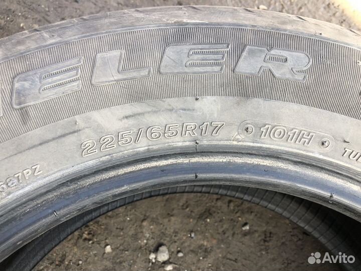 Bridgestone Dueler H/T D687 225/65 R17