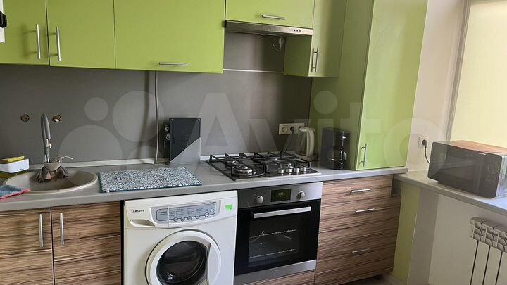 2-к. квартира, 56 м², 2/4 эт.