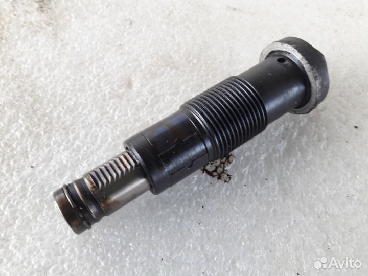 Натяжитель цепи грм Mercedes W164 A2720500111