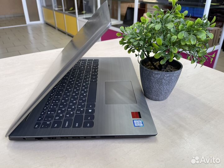 Ноутбук Lenovo/Core i3/Radeon/8GB/SSD