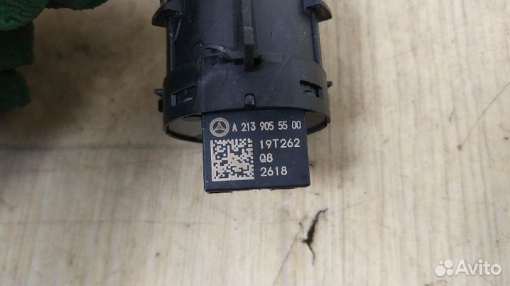 Кнопка запуска двигателя Mercedes-Benz A2139055500