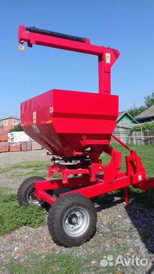 Разбрасыватель удобрений, 2023