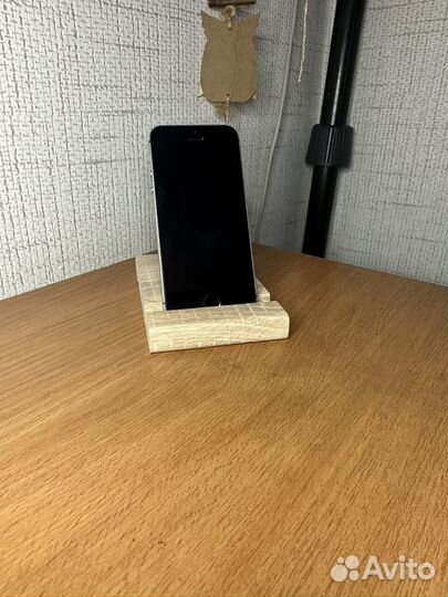 iPhone SE, 32 ГБ
