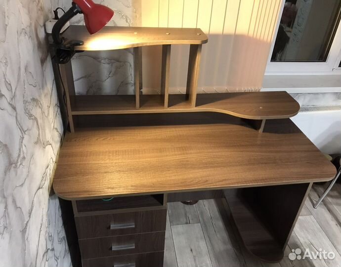 Компьютерный стол, письменный