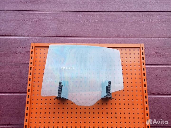 Стекло Mercedes Benz 211