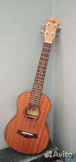 Укулеле тенор