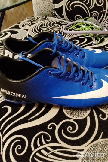 Футбольные бутсы