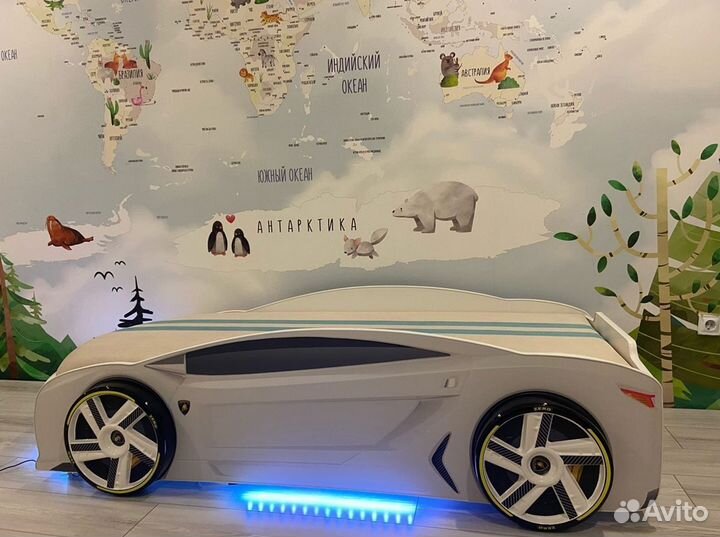 Детская кровать машинка