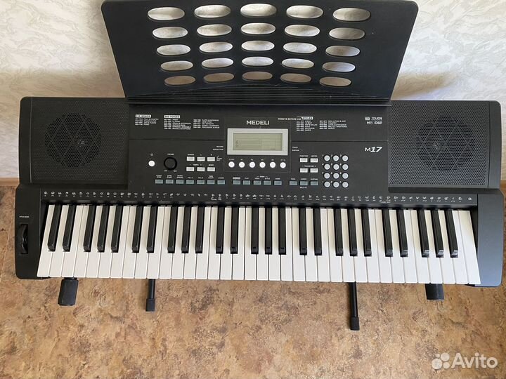 Синтезатор, 61 клавиша Medeli M17