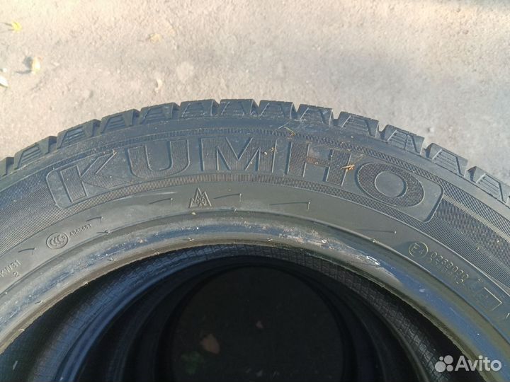 Kumho I'Zen KW31 215/55 R17