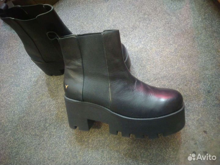 Ботинки женские