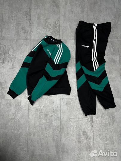 Спортивный костюм Adidas