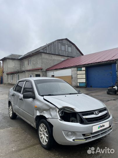 LADA Granta 1.6 МТ, 2012, битый, 130 000 км