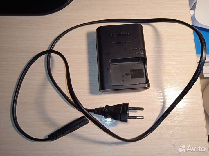 Зарядное canon Lp e12 оригинал