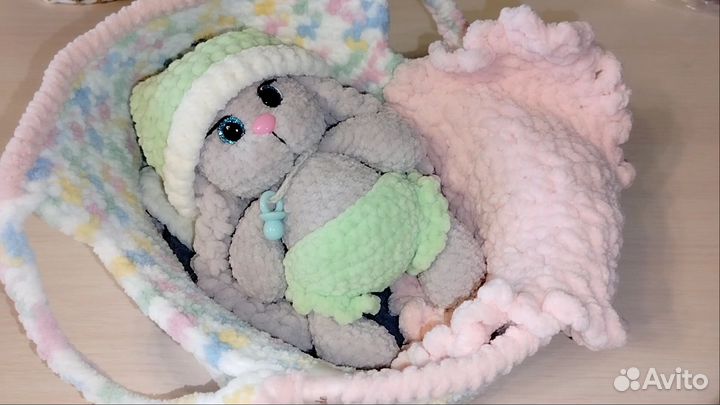 Зайчик в люльке