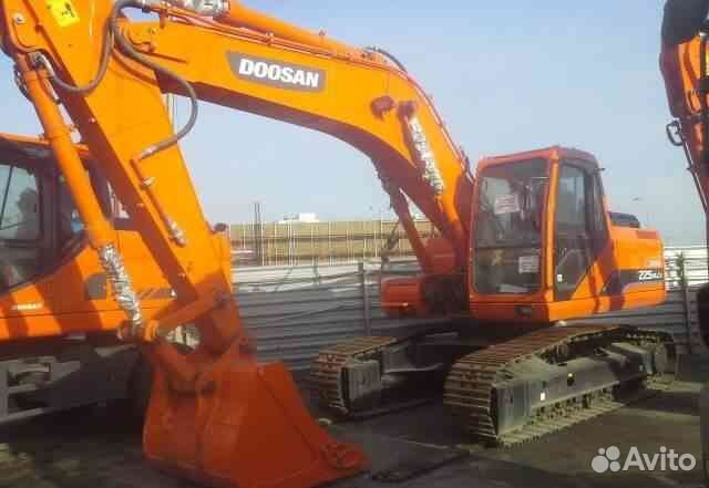 Машинист гусеничного экскаватора