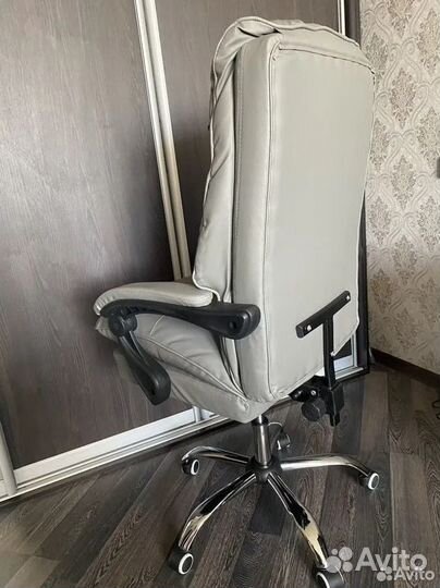 Компьютерное кресло офисное с функцией массажа