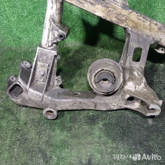 Переднии подрамник BMW E39