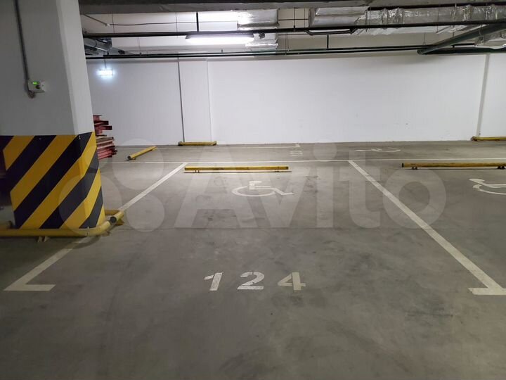 Машиноместо, 24 м²