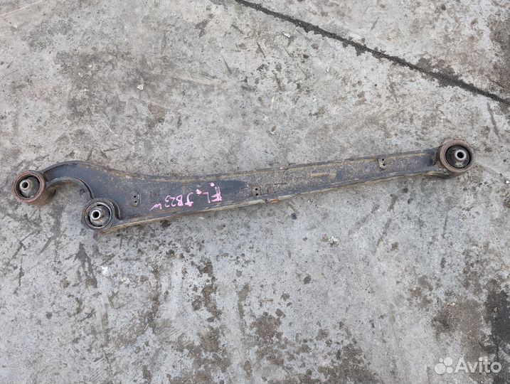 Рычаг Suzuki Jimny JB23W K6A Лев. Задн