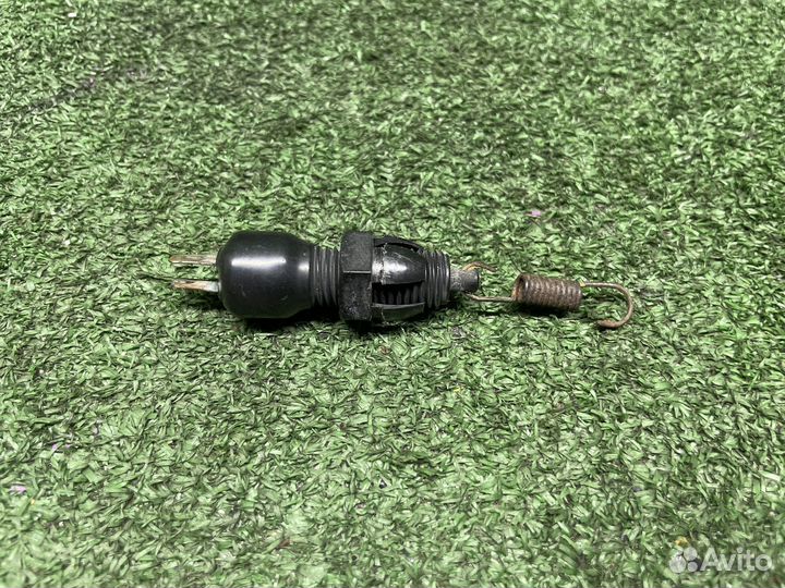 Концевик заднего тормоза Suzuki VLR 1800 C109R K9