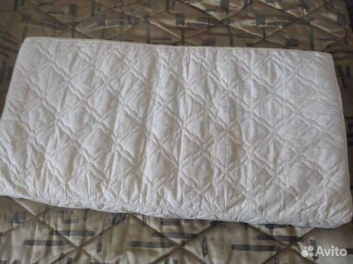 Детская кровать с маятником и ящиком