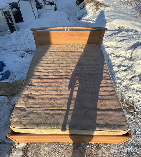 Кровать двухспальная бу