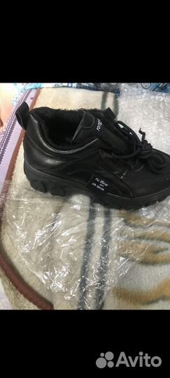 Зимние кроссовки 37,5 размер