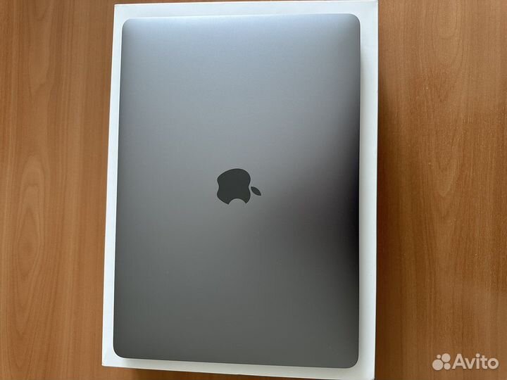 MacBook Pro 13 M1 2020 год