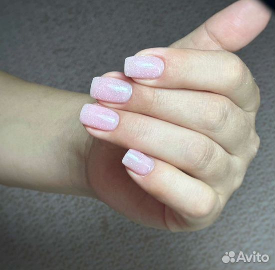 Модель на маникюр