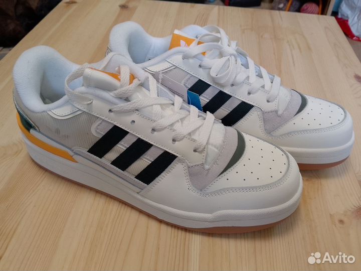 Кроссовки Adidas forum low, размеры 42 и 43